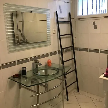 아파트 Agreable A 1km Du Centre De *